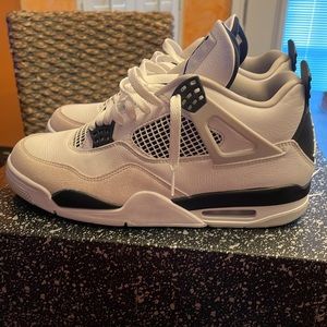 Jordan 4’s